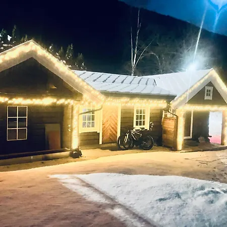 Innvik Anna Alpesi faház Stryn